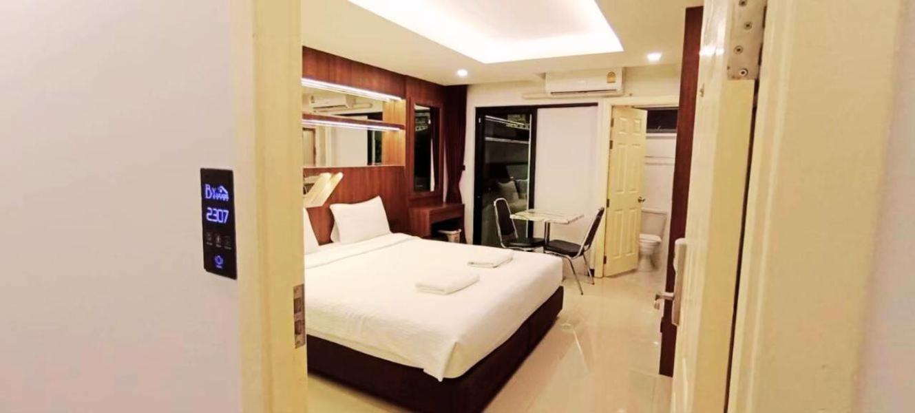 B-Your Home Hotel Don Mueang Airport Бангкок Экстерьер фото