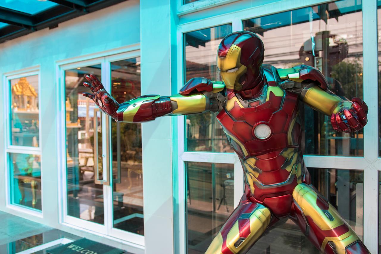 B-Your Home Hotel Don Mueang Airport Бангкок Экстерьер фото Iron Man