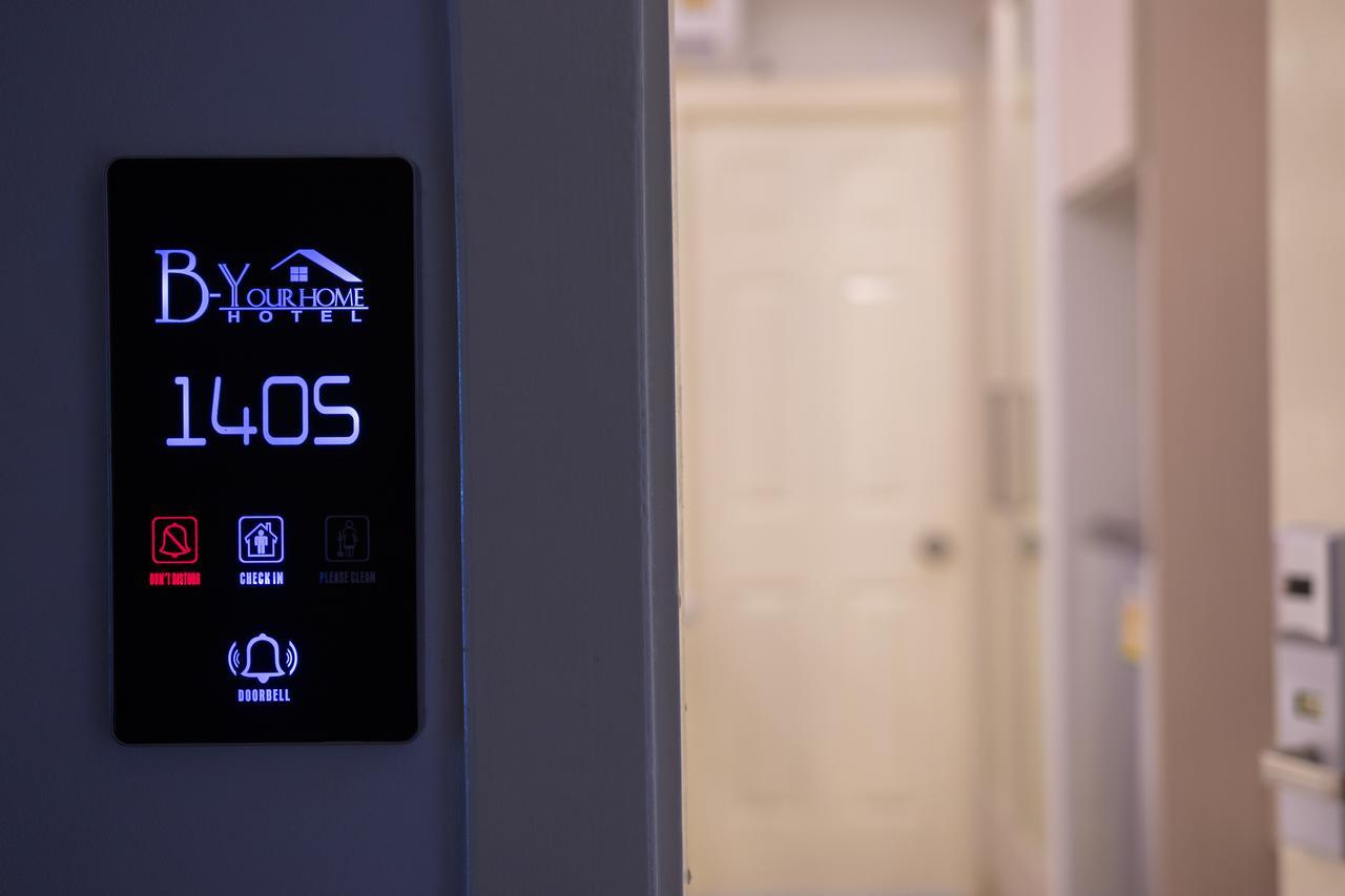 B-Your Home Hotel Don Mueang Airport Бангкок Экстерьер фото A room controller