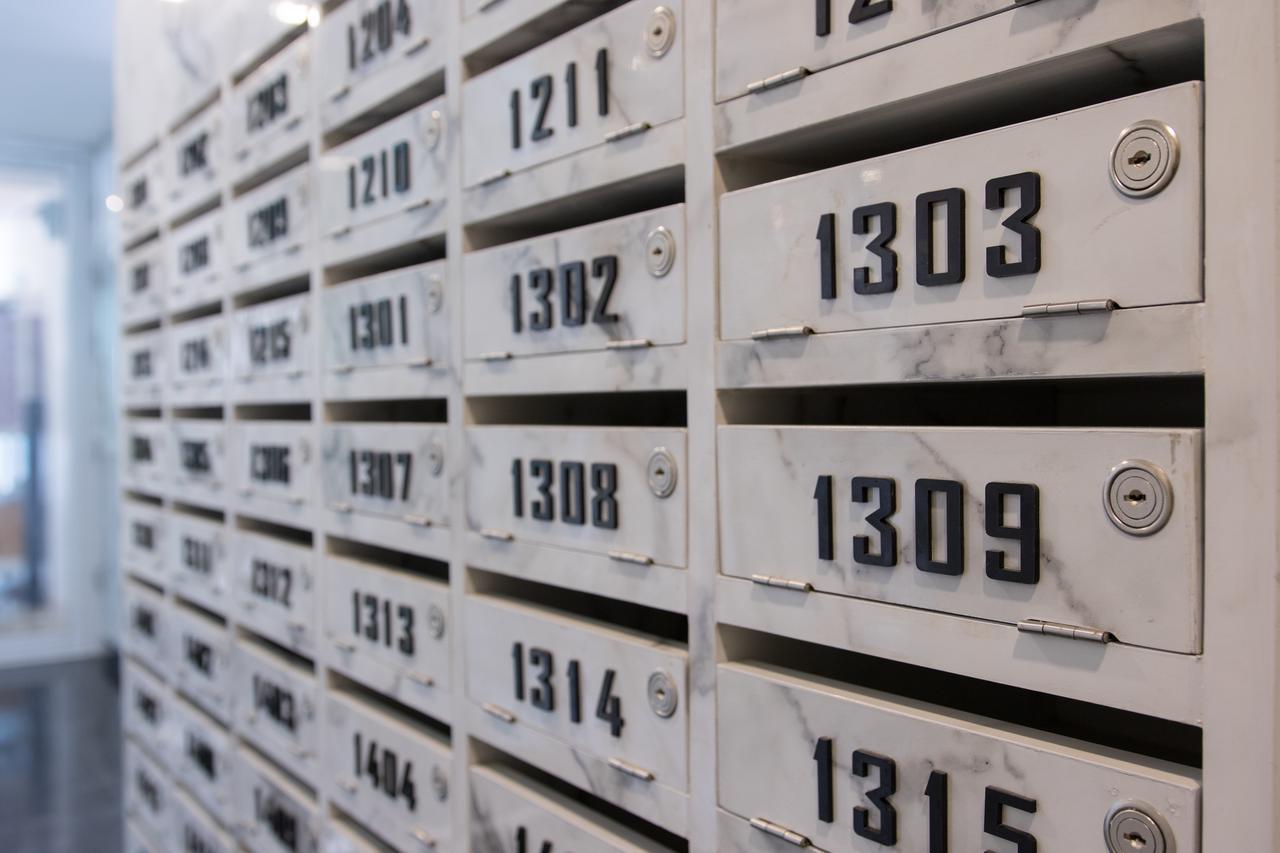 B-Your Home Hotel Don Mueang Airport Бангкок Экстерьер фото Mailboxes