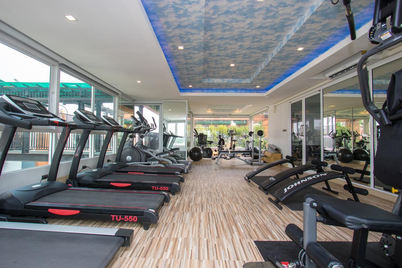 B-Your Home Hotel Don Mueang Airport Бангкок Экстерьер фото The gym at the hotel