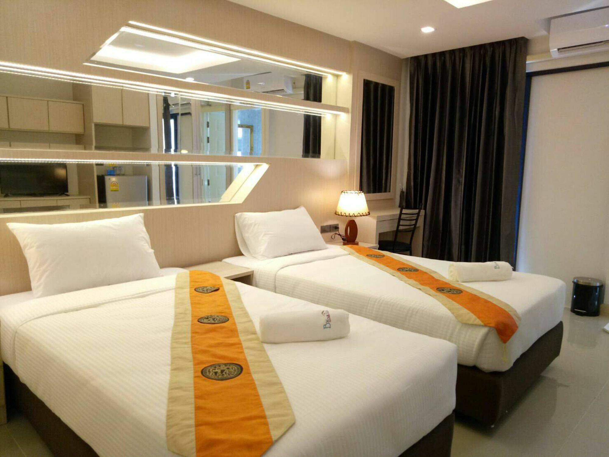 B-Your Home Hotel Don Mueang Airport Бангкок Экстерьер фото Deluxe Room