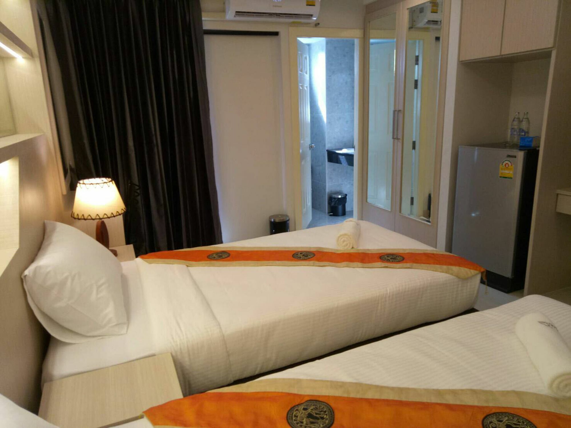 B-Your Home Hotel Don Mueang Airport Бангкок Экстерьер фото A room at the hotel